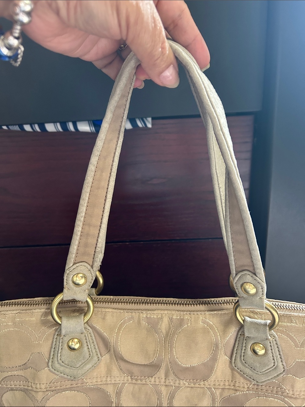 Coach poppy bag Tan Signature Canvas Shoulder Tote with Gold Hardware - Picture 11 of 15